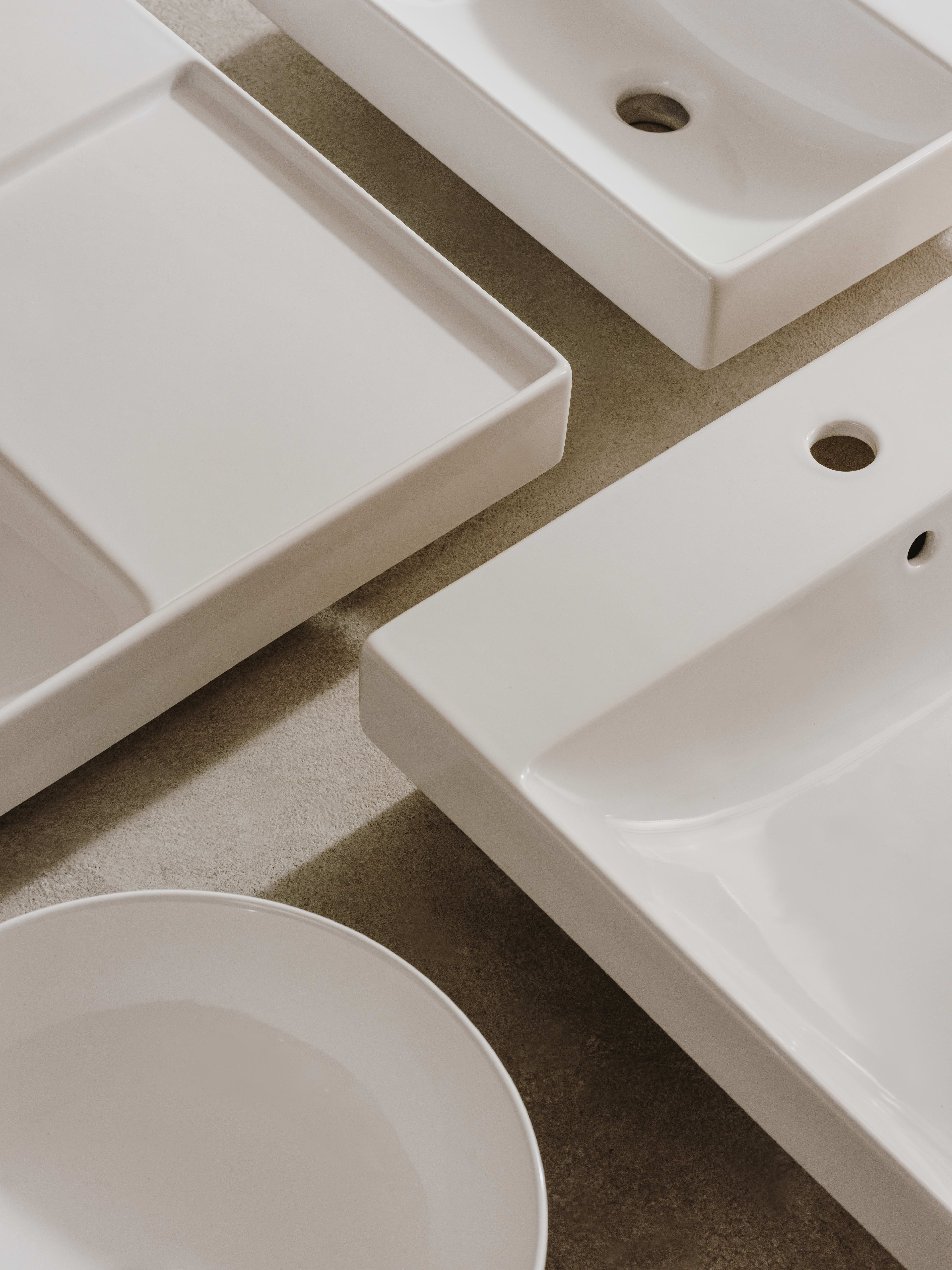 Roca ONA – Умивалник за стенен монтаж 60×46×16см Glossy White бял гланц A327686000